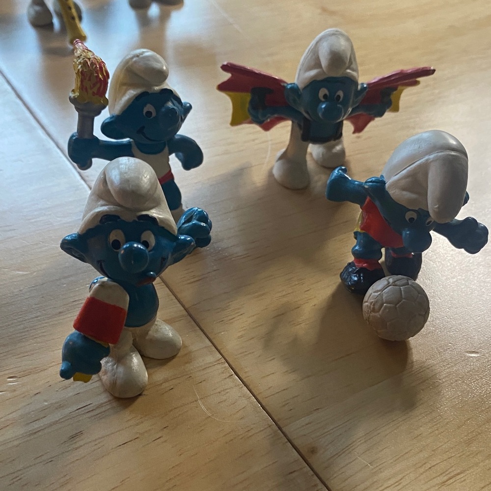 Blue Smurf-Inspired Collectible Figurine Set - Blue & White Play Figures - Picture 3 of 6